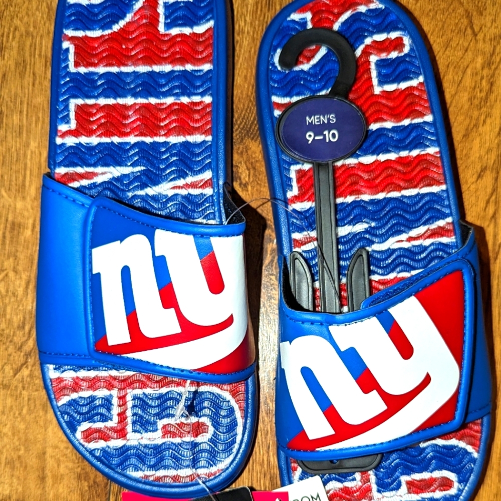 NWT Men's New York Giants Official NFL slippers home shoes size 9-10